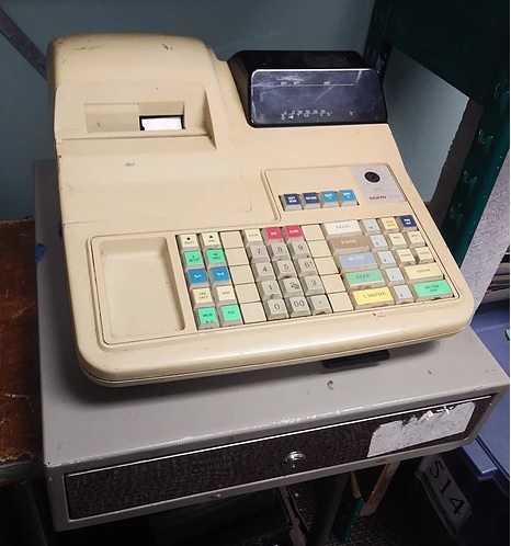 vintage cash register prop - sanyo ecr-425
