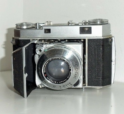 vintage still bellows camera - kodak retina camera